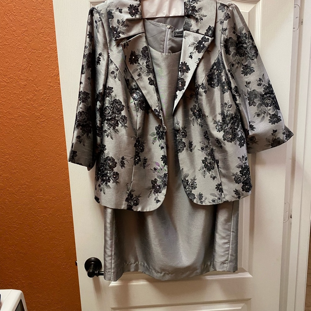 Floral Gray Skirt Suit